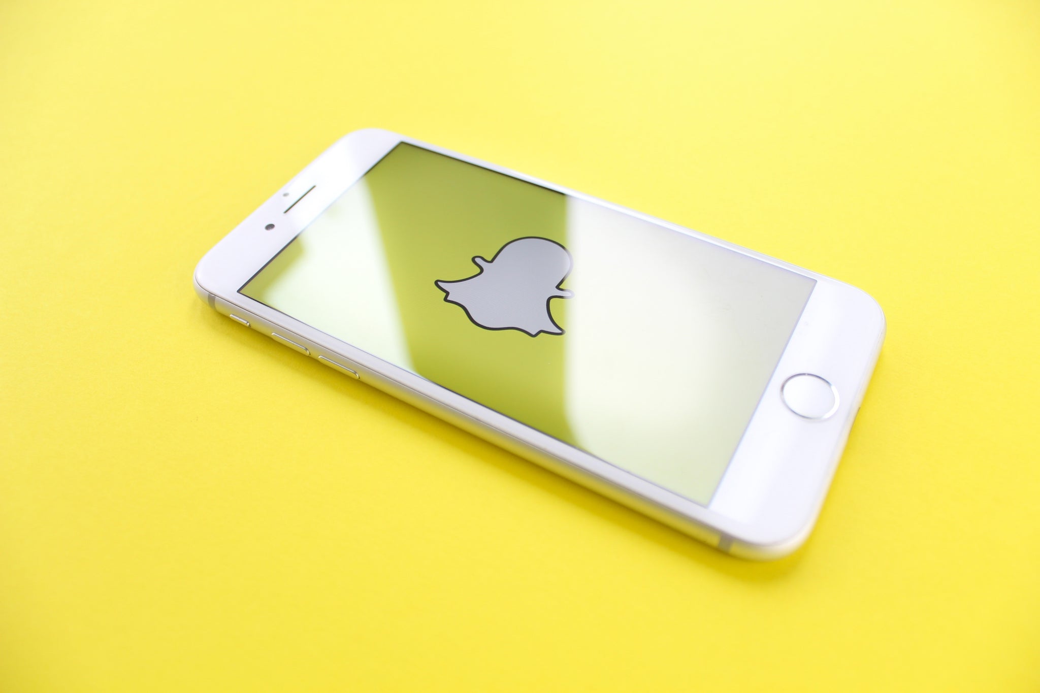 Reach a younger audience using Snapchat social marketing